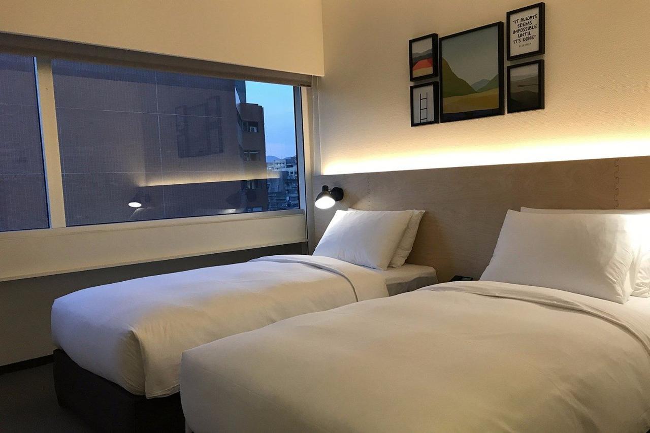 Amba Taipei Zhongshan Bagian luar foto